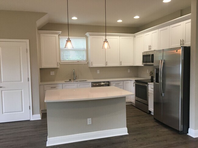 Building Photo - Modern Luxury Townhome in Prime Downtown Orlando Location