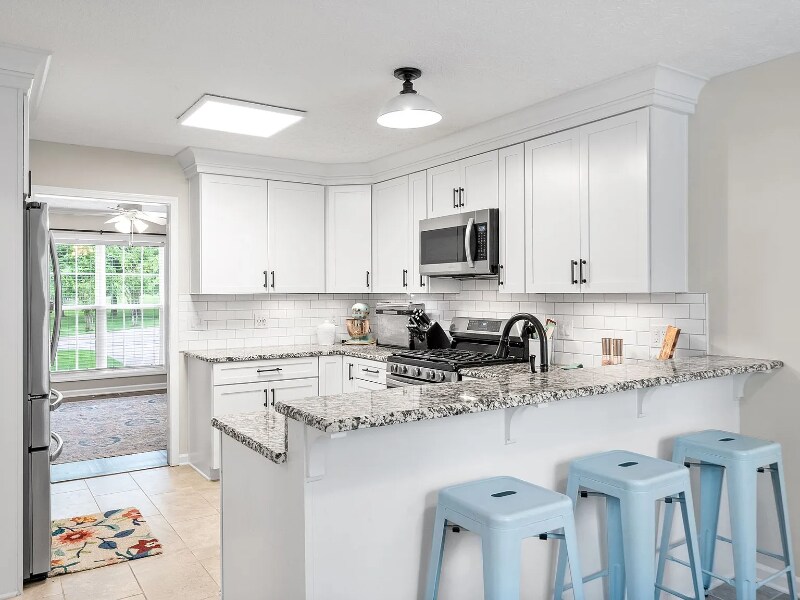 Building Photo - 331 Bayhill Dr