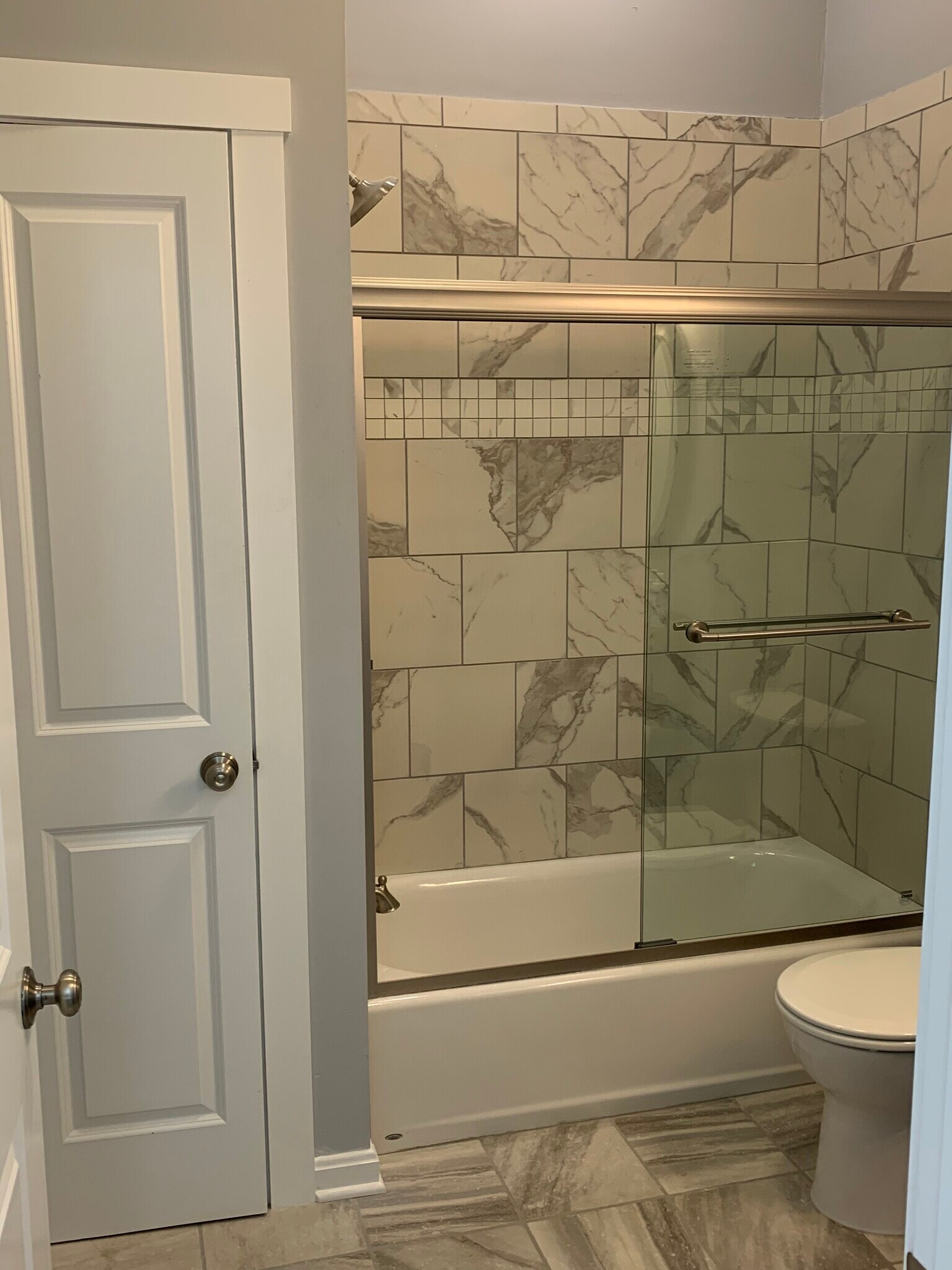 Bathroom with linen closet - 600 Center St