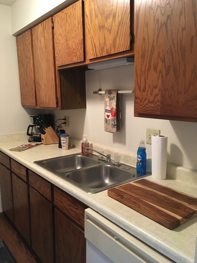 Building Photo - Harp & Shamrock Properties