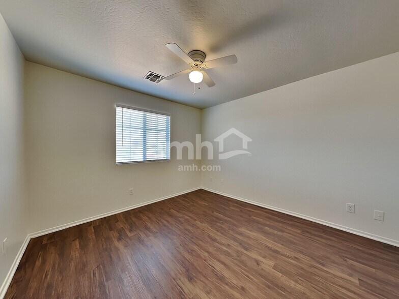 Building Photo - 22377 W Solano Dr