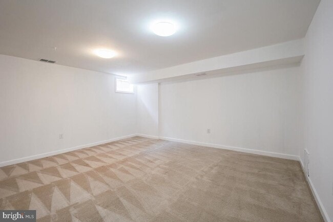 Building Photo - 838 College Pkwy