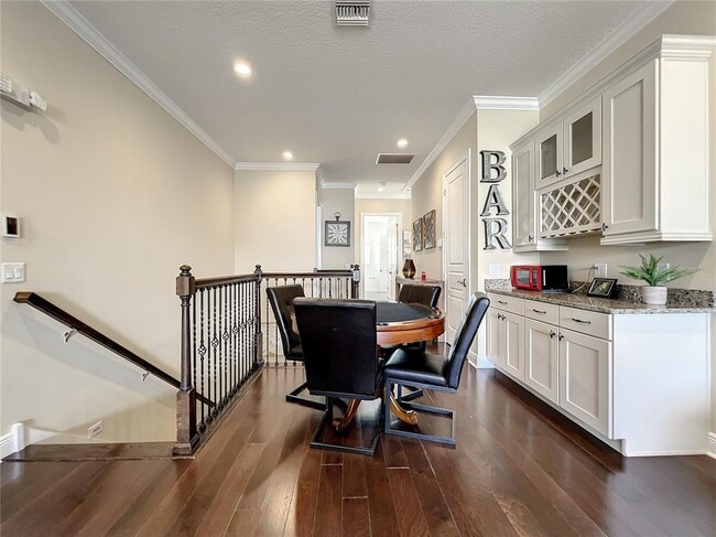 Building Photo - 760 Golden Bear Dr