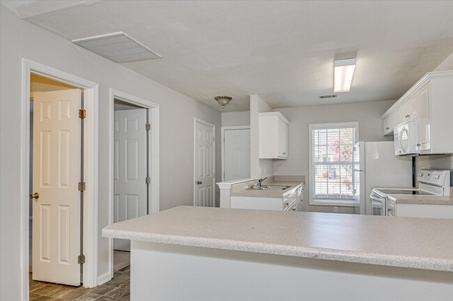 Building Photo - 7306 Dorado Dr