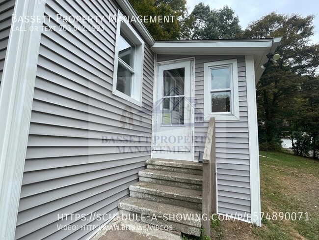 Building Photo - 1952 Middletown Ave