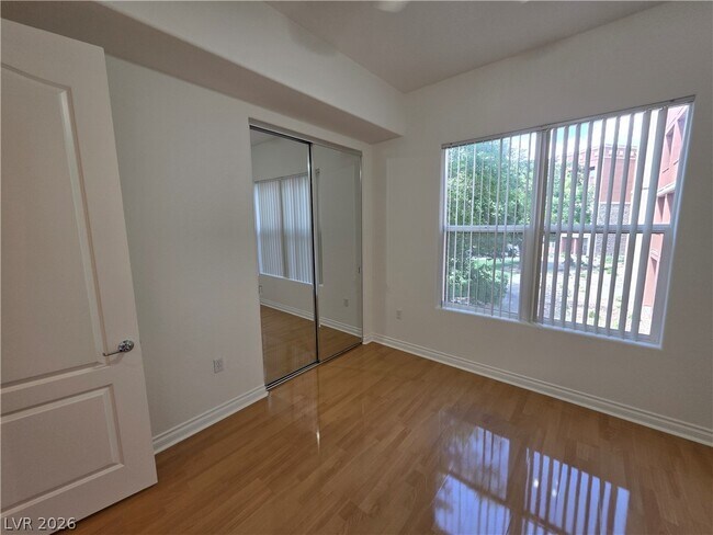 Building Photo - 62 E Serene Ave