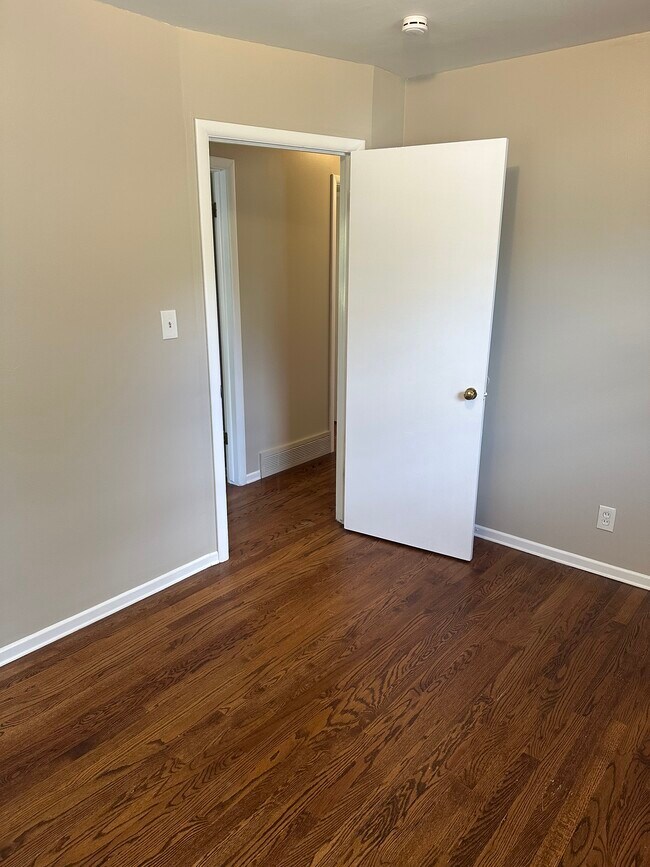 Building Photo - 4005 N Jackson Ave