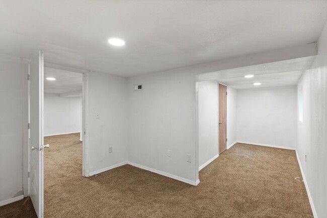 Building Photo - 1167 Ashford Dr