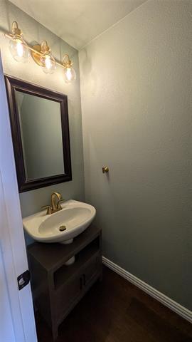 Building Photo - 2313 Suntree Ln