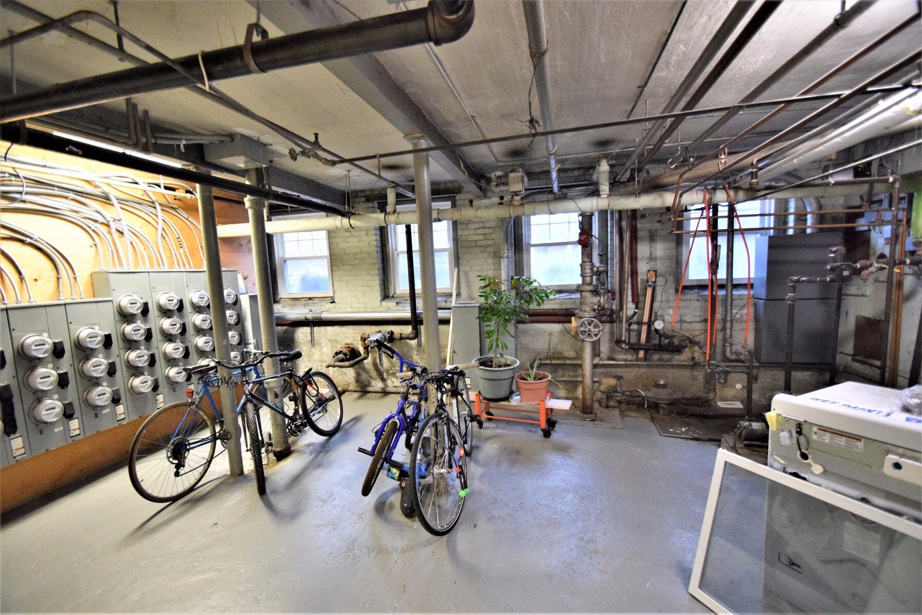 Building Photo - 280 Chestnut Ave