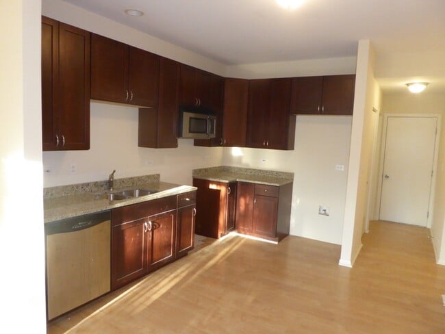 Building Photo - 380 Littleton Trail