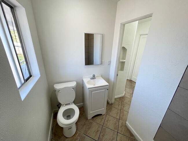 Building Photo - 1bd/1bth Apartment in Gated Community near...