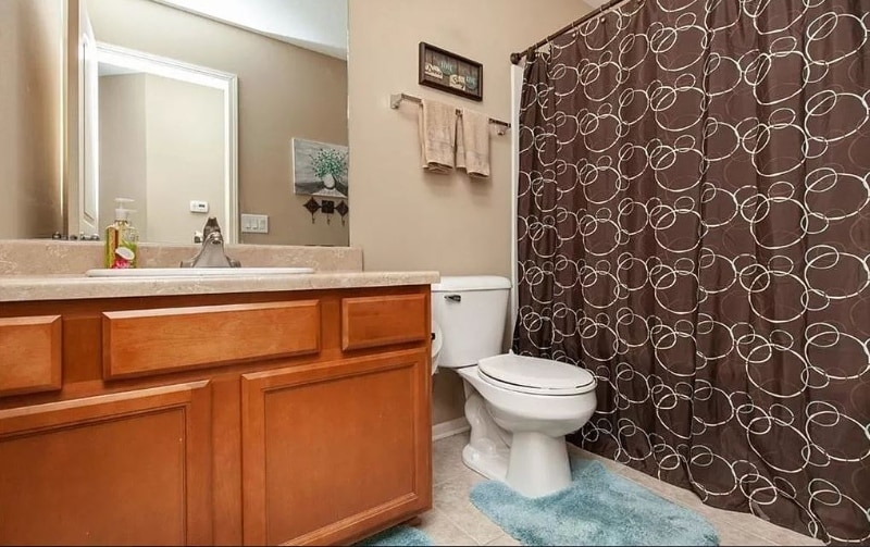 Bathroom 2 - 407 NE 46th St