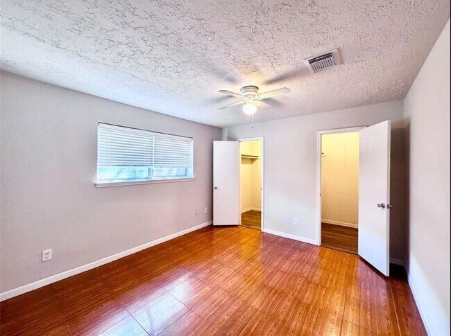 Building Photo - 9110 Gustine Ln