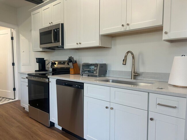 Building Photo - 110 Hotel St