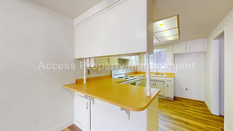 Building Photo - 2735 Fowler Rd