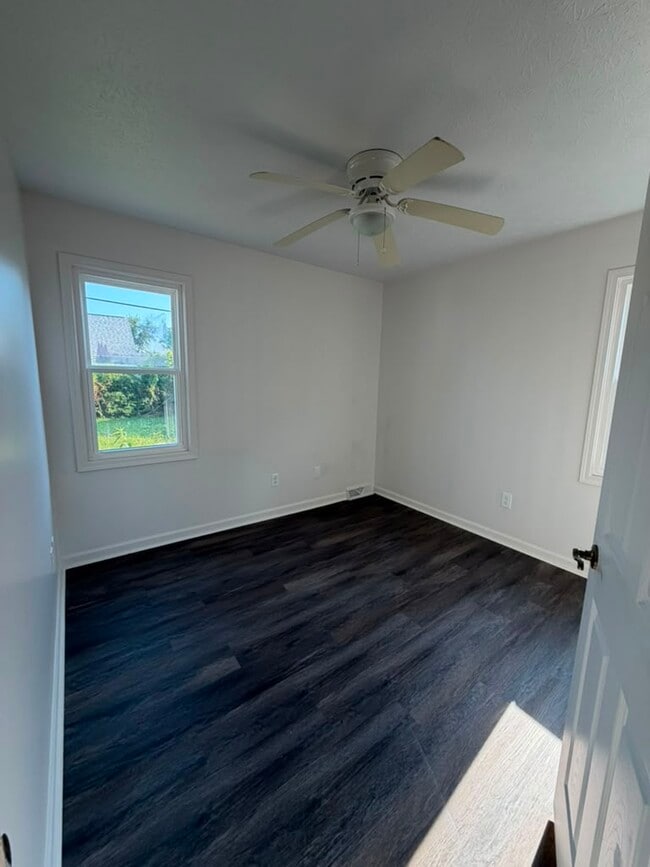 Building Photo - 26381 Drakefield Ave
