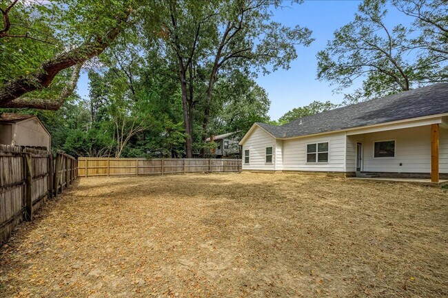 Building Photo - Stunning New Construction House in East Memphis!