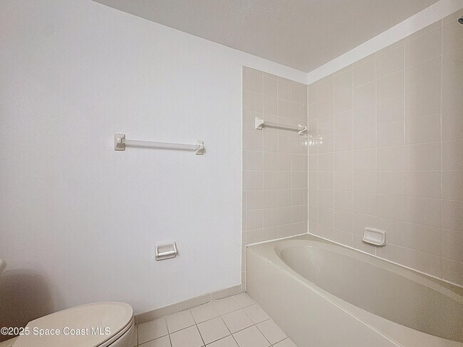 Building Photo - 2464 Hemingway Ln