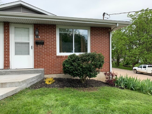 Primary Photo - 618 N Ohio St