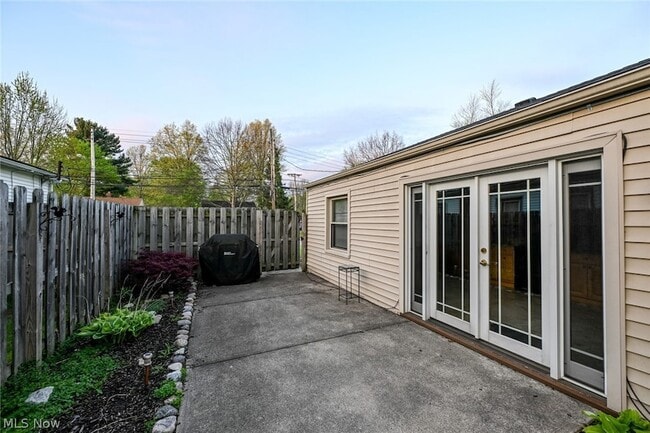 Building Photo - 287 Edgewood Dr