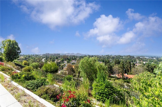 Building Photo - 2528 N San Miguel Dr