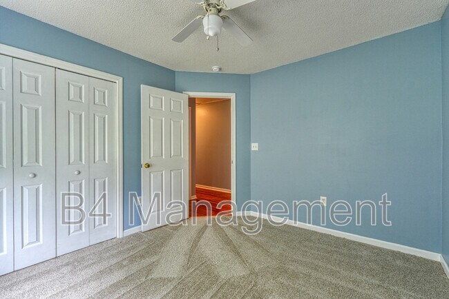 Building Photo - 208 Cotton Creek Dr