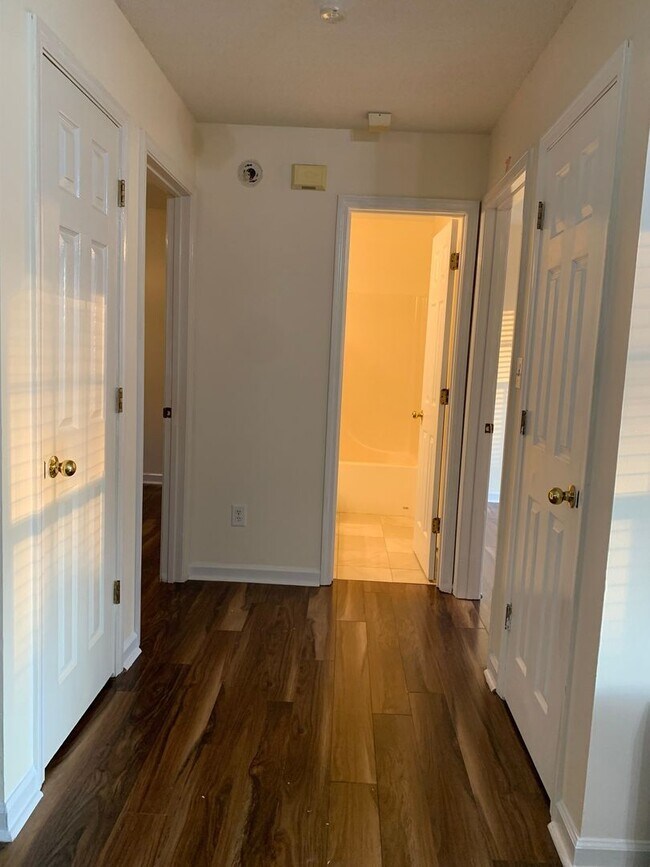 Building Photo - Charming 4BR House in Hampton