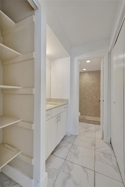 Building Photo - 3015 N Ocean Blvd