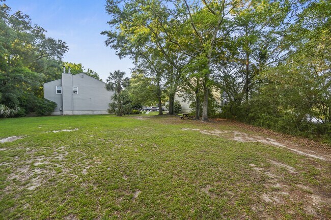 Building Photo - 1174 Village Creek Ln