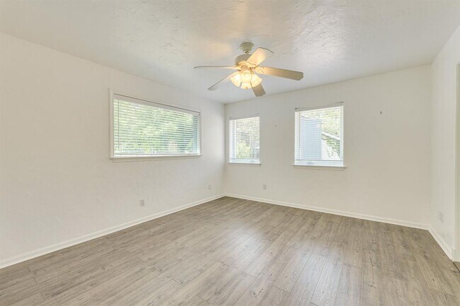 Building Photo - 6800 Falcata Cove