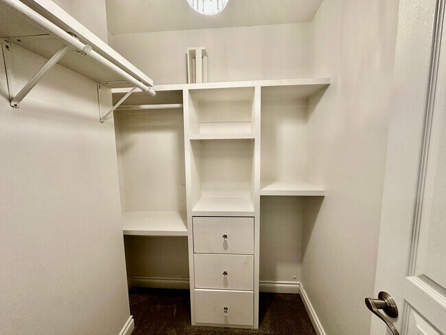 Building Photo - 4409 W Country Hls Ln