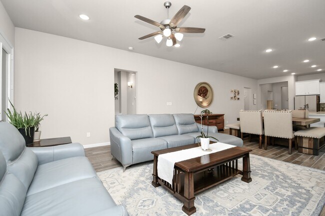 Building Photo - 5043 Morrison Dr