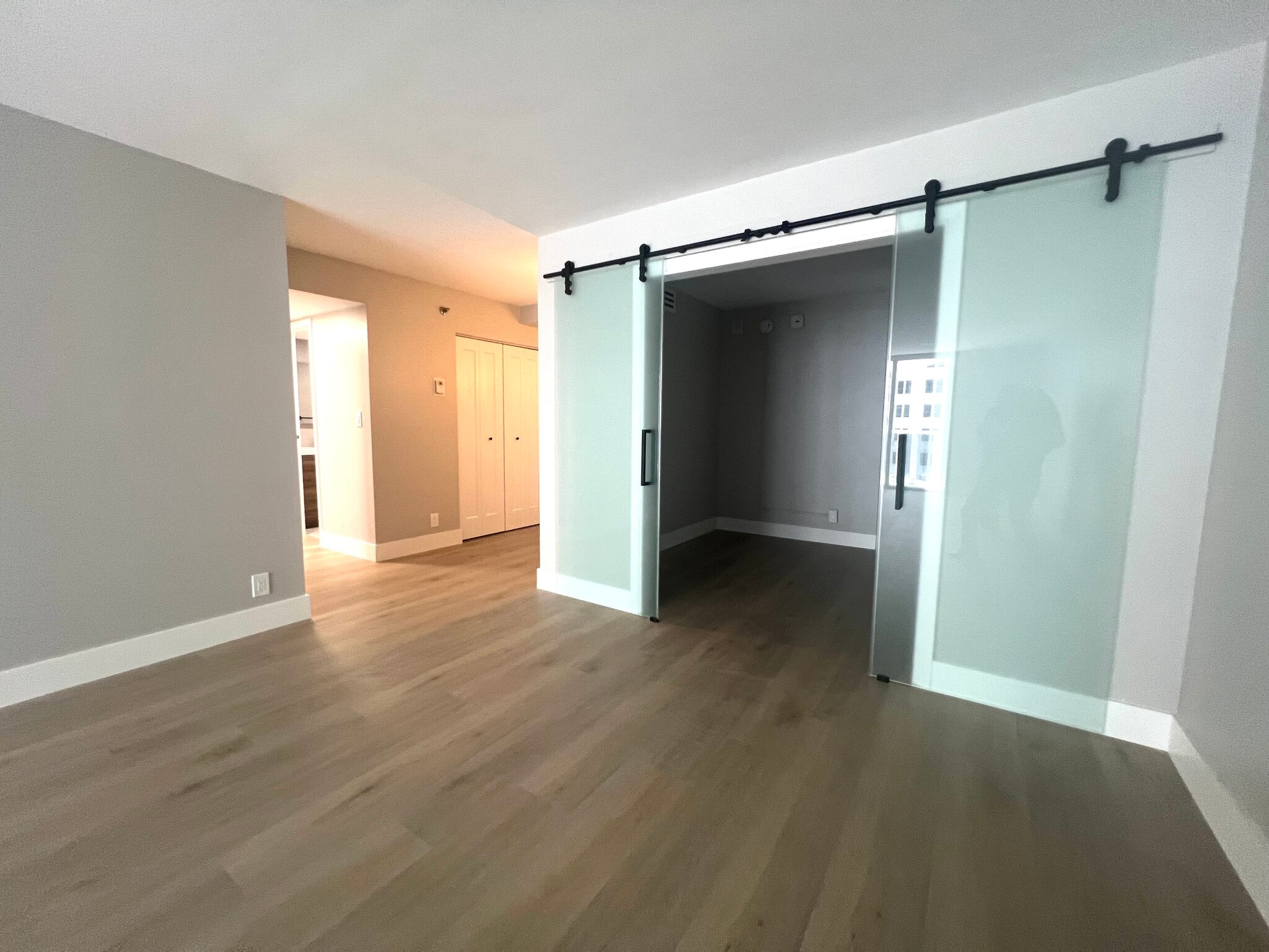 Building Photo - 2401 Collins Ave