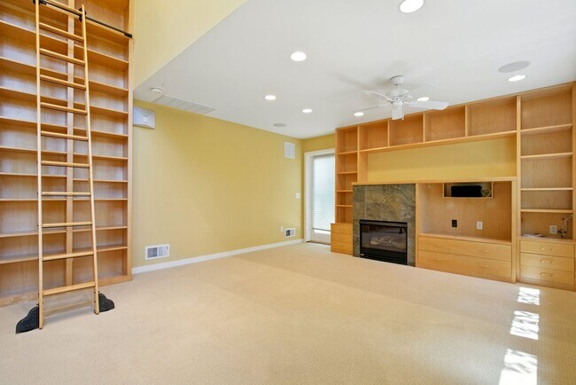 Building Photo - Gorgeous 4 bedroom home in Greenbrae with ...