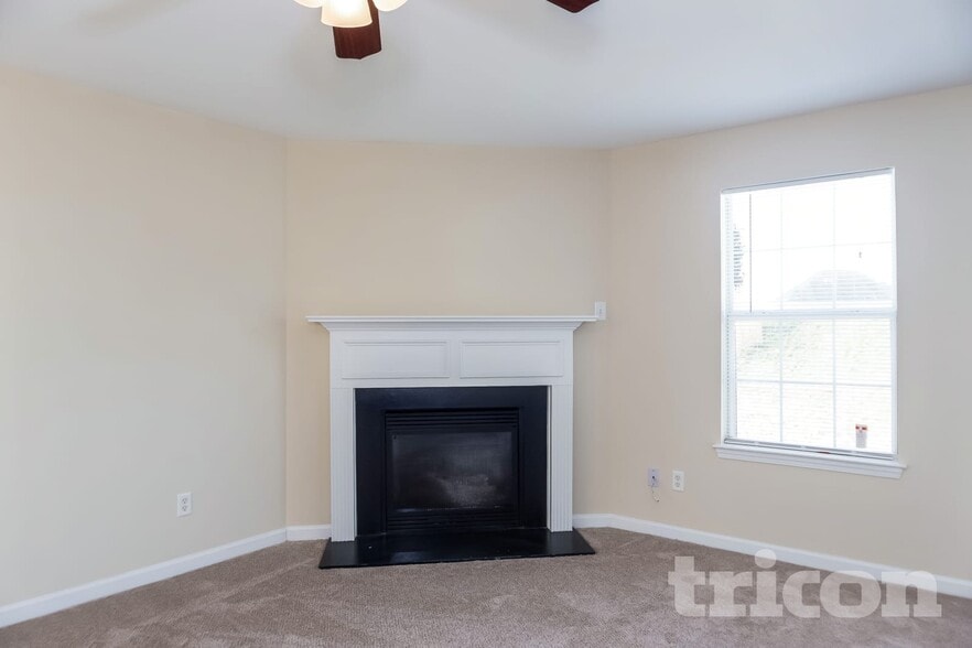 Building Photo - 2435 Cornell Cir