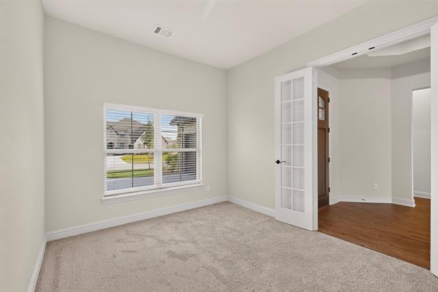 Building Photo - 814 Lakewood Ct