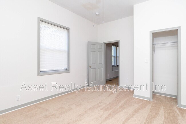 Building Photo - 3043 E 5th Ave