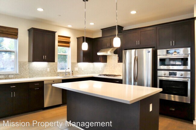 Building Photo - 4 br, 4.5 bath House - 39165 Declaration St