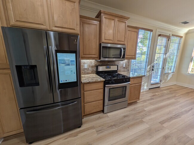 Building Photo - 5592 Diamond Ridge Dr