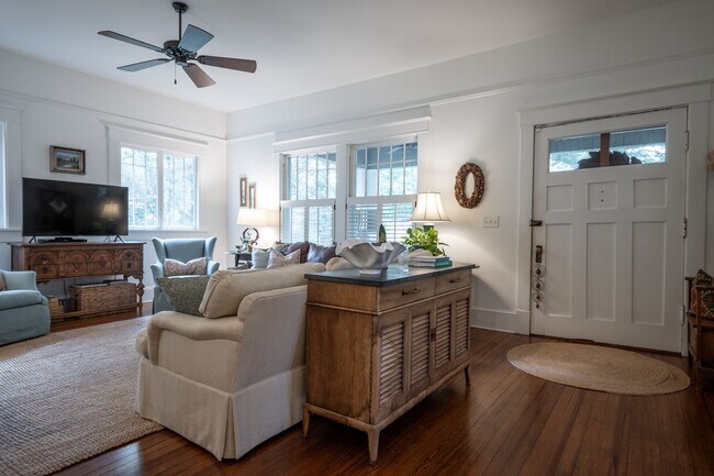 Building Photo - 290 Milledge Cir