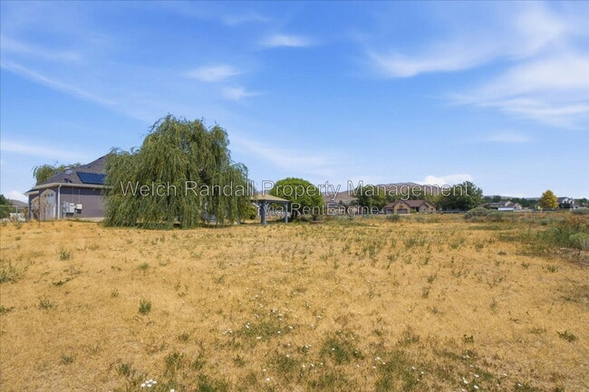 Building Photo - 2106 E Sunnyvale Dr