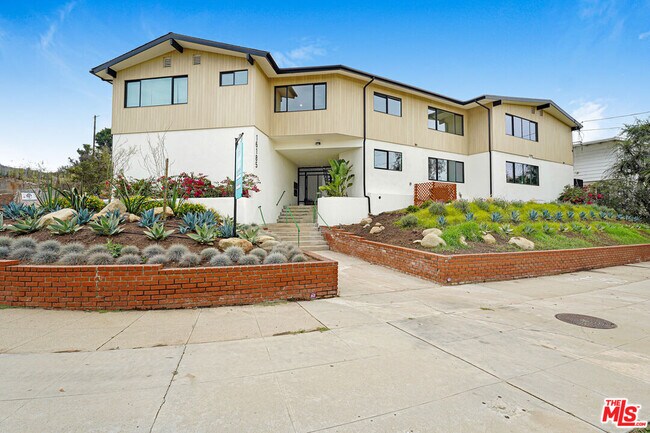 Building Photo - 16185 Sunset Blvd
