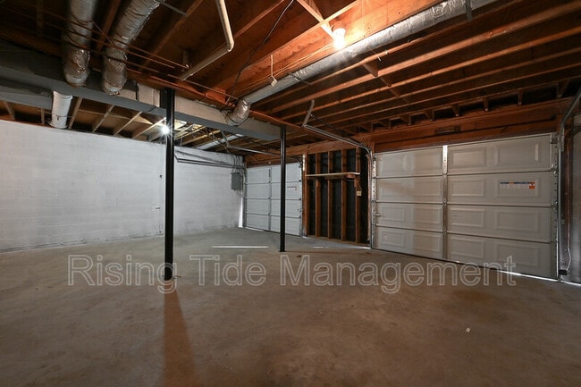 Building Photo - 436 10th Ct