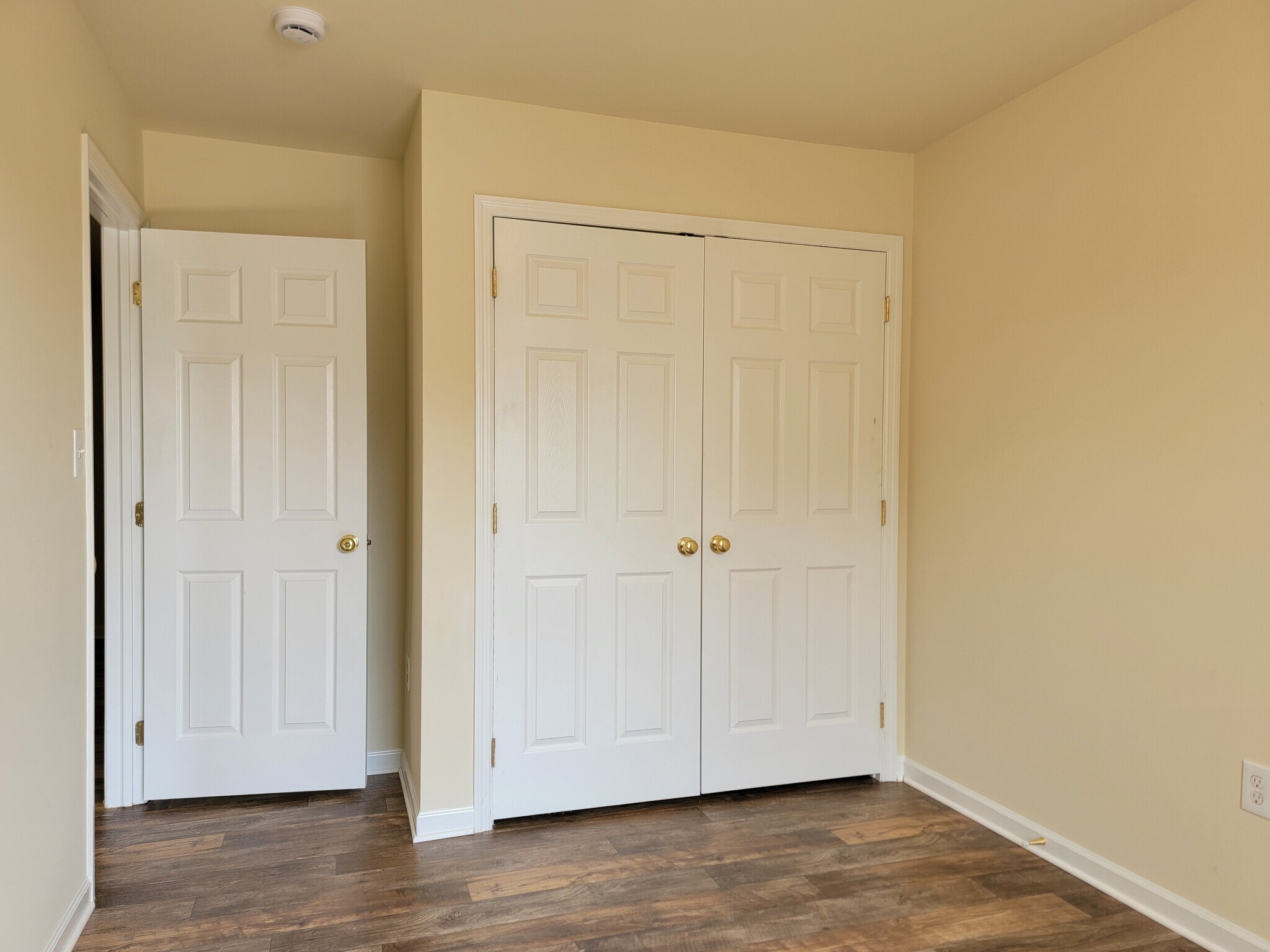 Building Photo - 118 Park Place Cir