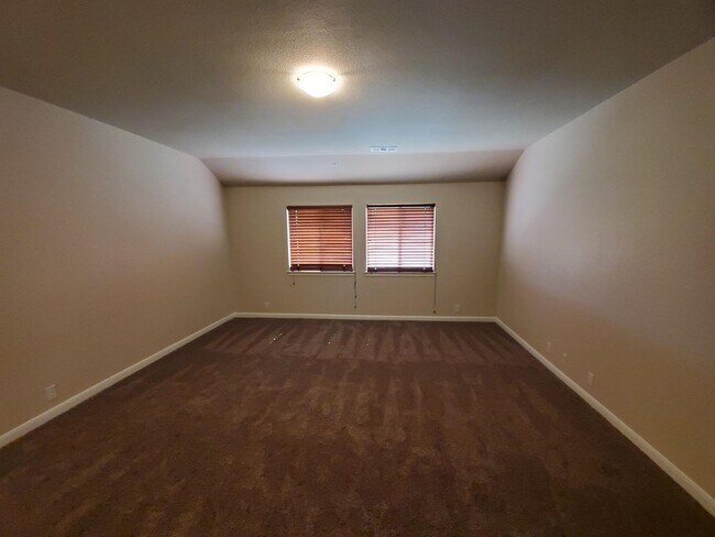 Building Photo - Beautiful Lavon home over 2600 sqft!