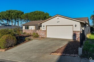 Building Photo - Mid-Century Ranch with Timeless Charm in E...