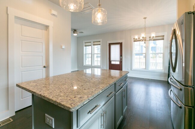 Building Photo - Beautiful 3 Bed/2.5 bath cottage in Chatham Park Available early September