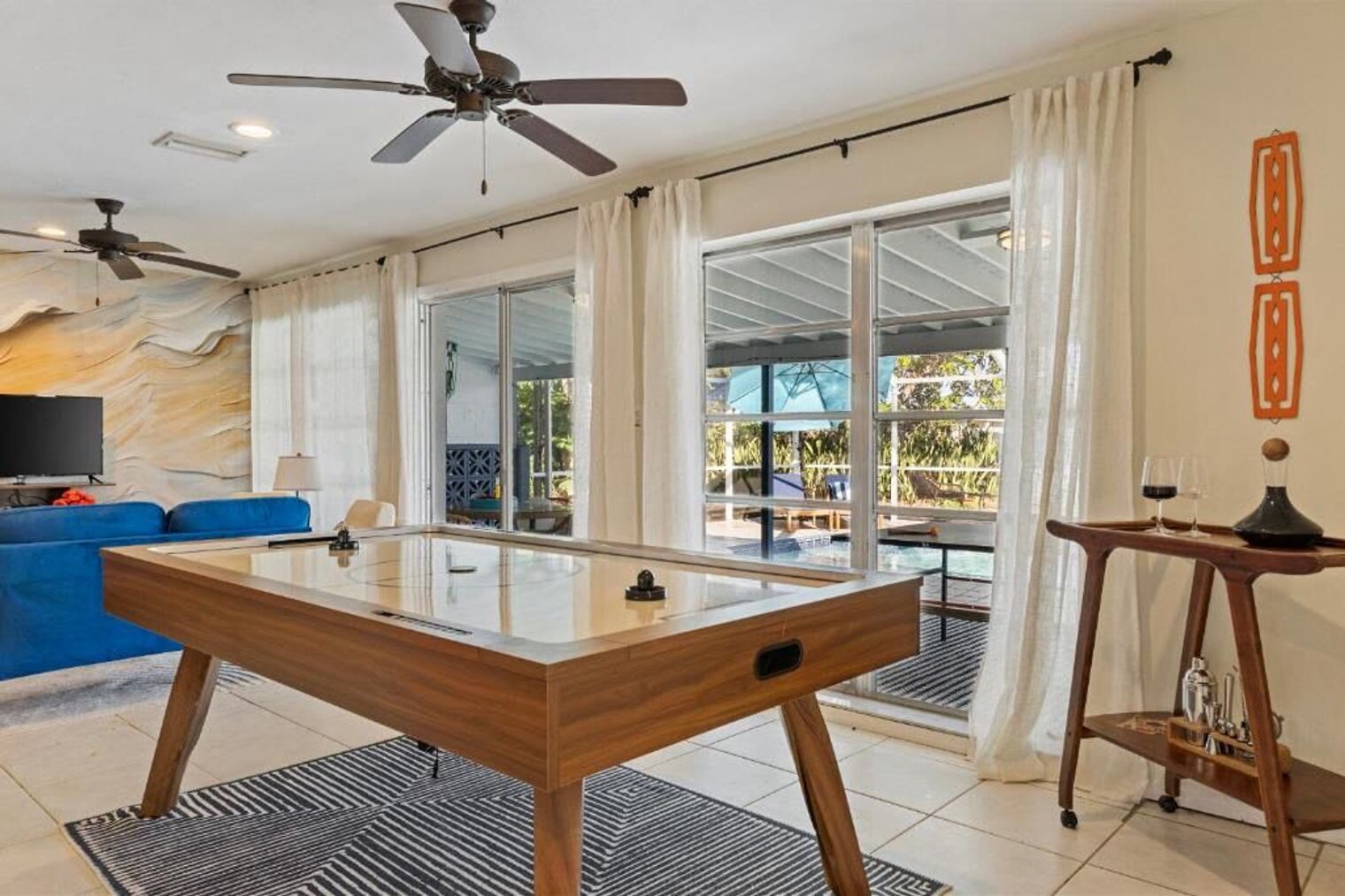 Building Photo - 451 Sharon Cir