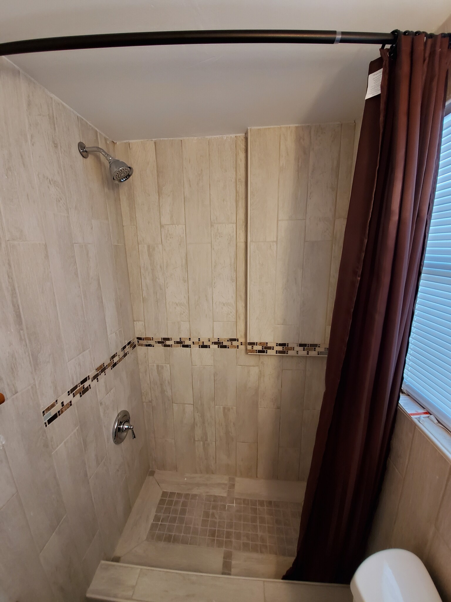 Shower - 410 SE 13th Ct